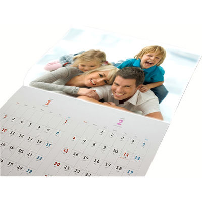 Leistungsfähige farbenreiche gewundene Papierwandkalender mit kundenspezifischem Druckmuster