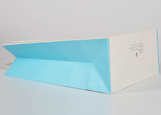 Recht nette Plastikgeschenk-Verpackungs-Taschen nicht gesponnen mit verdrehtem Papiergriff