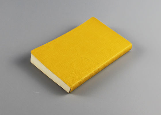 Gelbes Papiereinband-Notizbuch aufbereitetes Mattkunstdruckpapier Debossed für tägliche Notiz