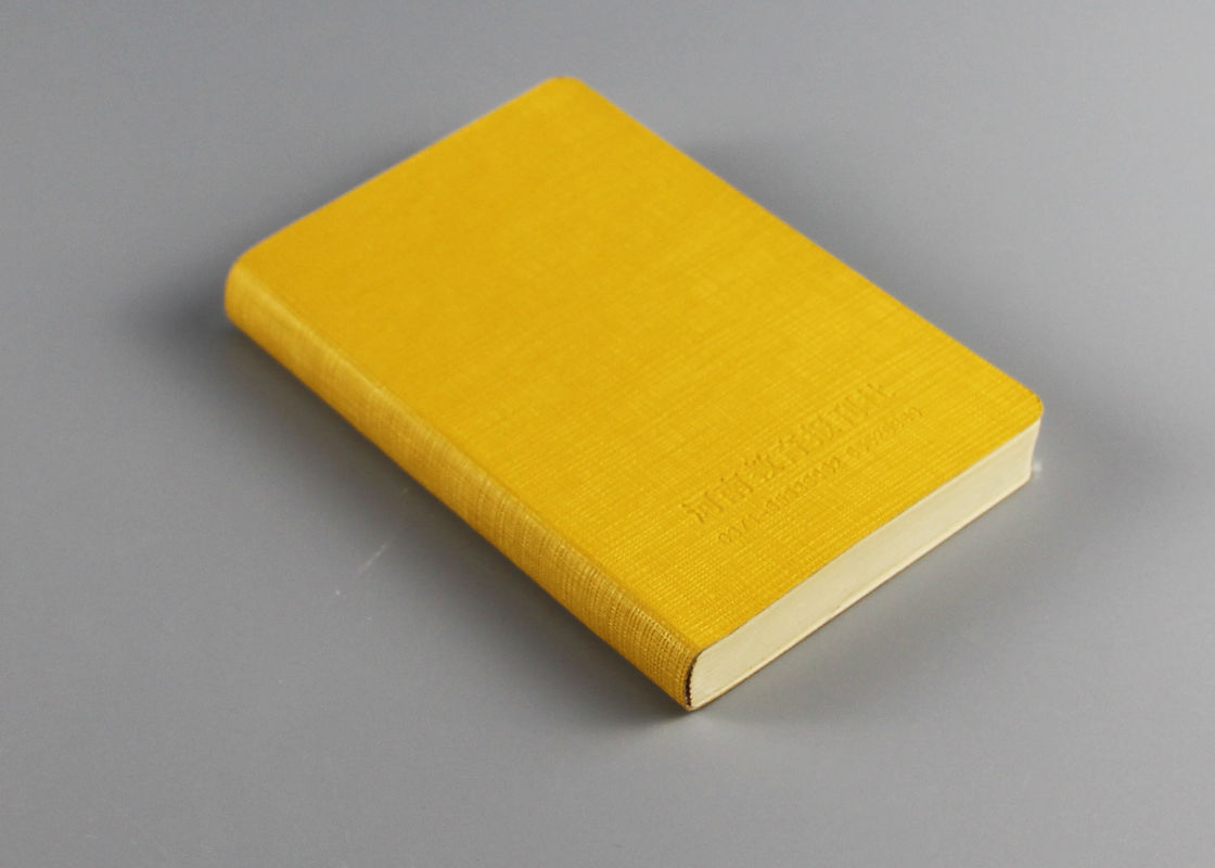 Gelbes Papiereinband-Notizbuch aufbereitetes Mattkunstdruckpapier Debossed für tägliche Notiz
